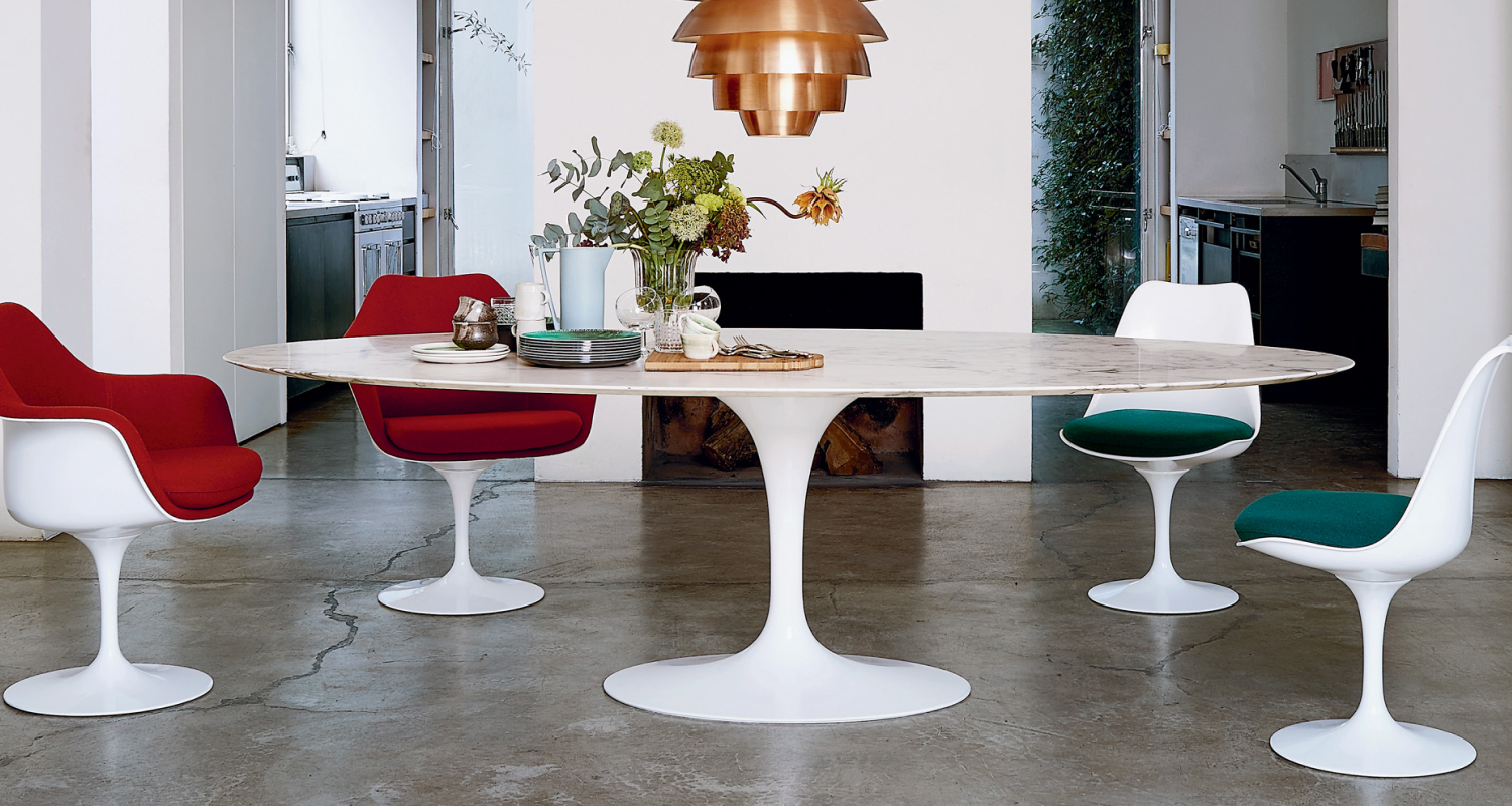 Knoll Saarinen Dining Table with Tulip Chairs